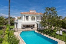 Villa Belle Epoque avec une piscine et jardin 1600 m à 2 pas de la mer