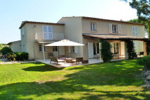 Belle villa avec 4 chambres et piscine dans un domaine au calme, 10 m à pied de la plage