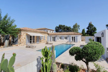 Charming property with private pool and landscaped garden near Salin beach