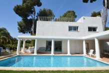 Villa 5 chambres avec piscine et jardin, proche plage de la Garoupe