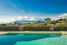 RENT 6-BEDROOM VILLA WITH SEA VIEW, TERRACES AND HEATED SWIMMING POOL IN THE RESIDENTIAL CROIX DES GARDES AREA OF CANNES